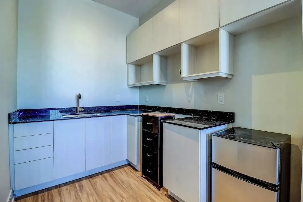 Dream Suites Near YYZ Airport