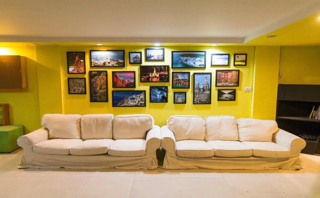 VR Hostel