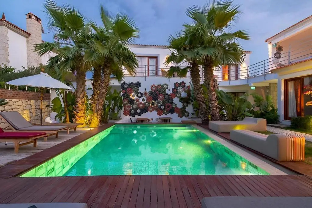 777 Alaçatı Adults only