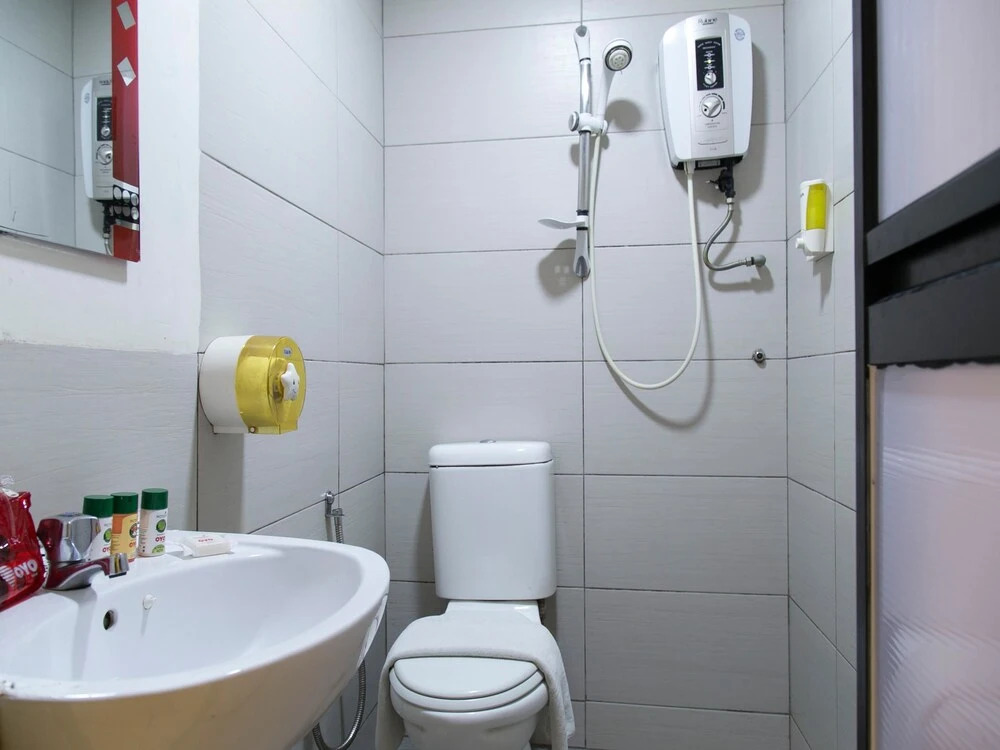OYO 204 I Biz Hotel
