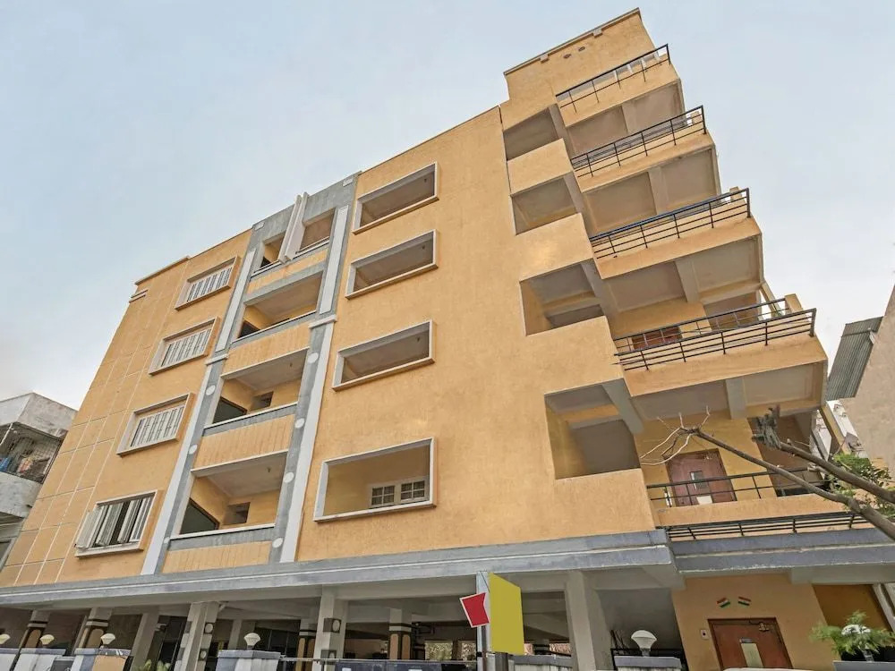 OYO 12984 Hotel Karwees Inn