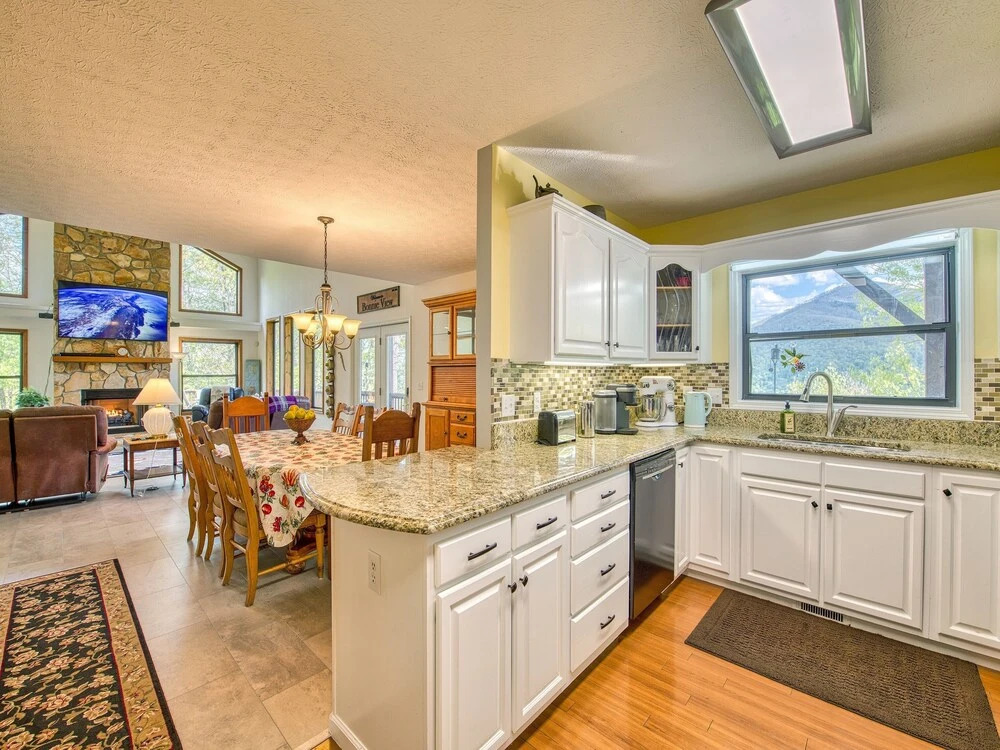 Bonnie View 21 4 Bedroom Home by Redawning