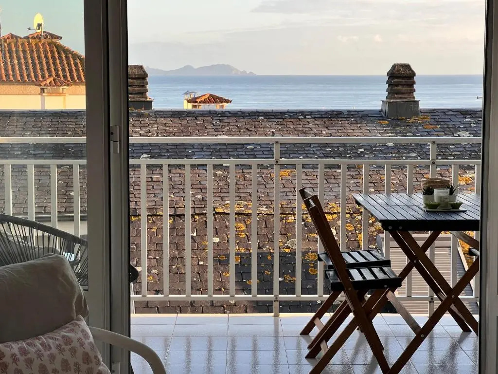 Sanxenxo a un minuto playa vistas y Garage 8pax