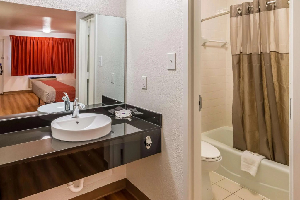 Motel 6-Arlington, TX - UTA