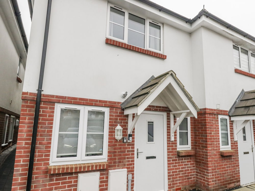 8 Park View Grove