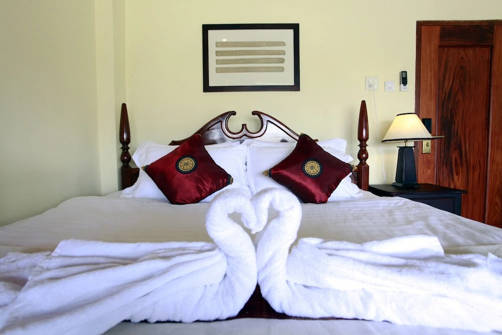 Sengmany Riverside Hotel