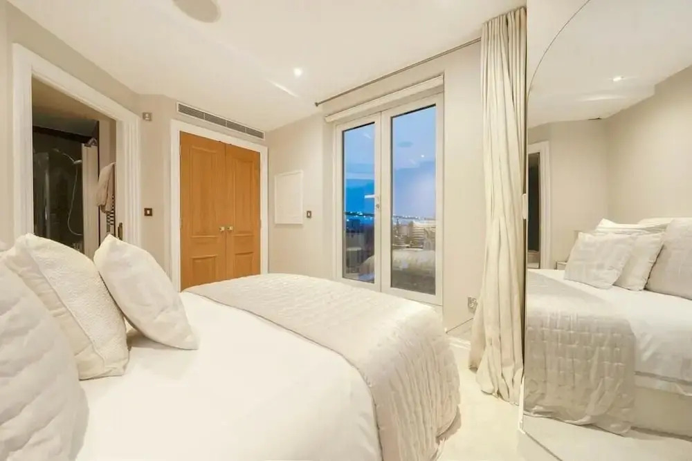 Riverside Retreat in Central London