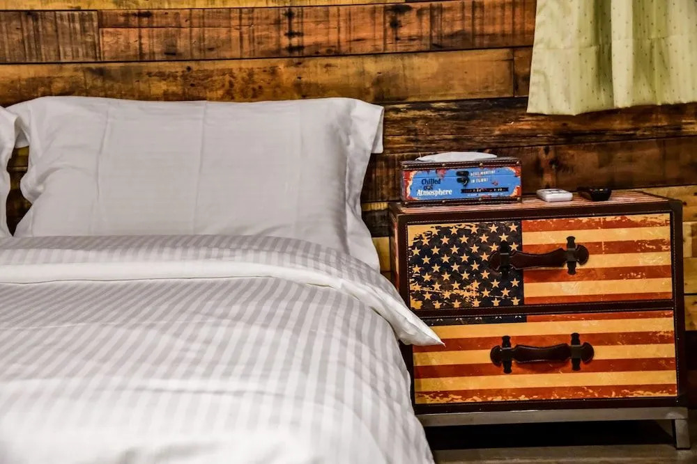 l-stack B&B
