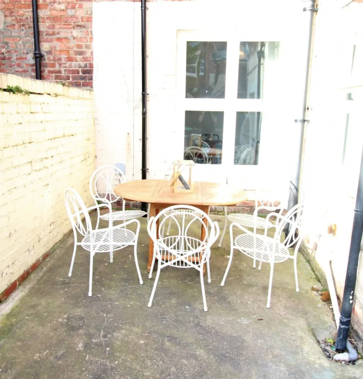 Sleeps 9 - Large Period Property -beautiful Refurb