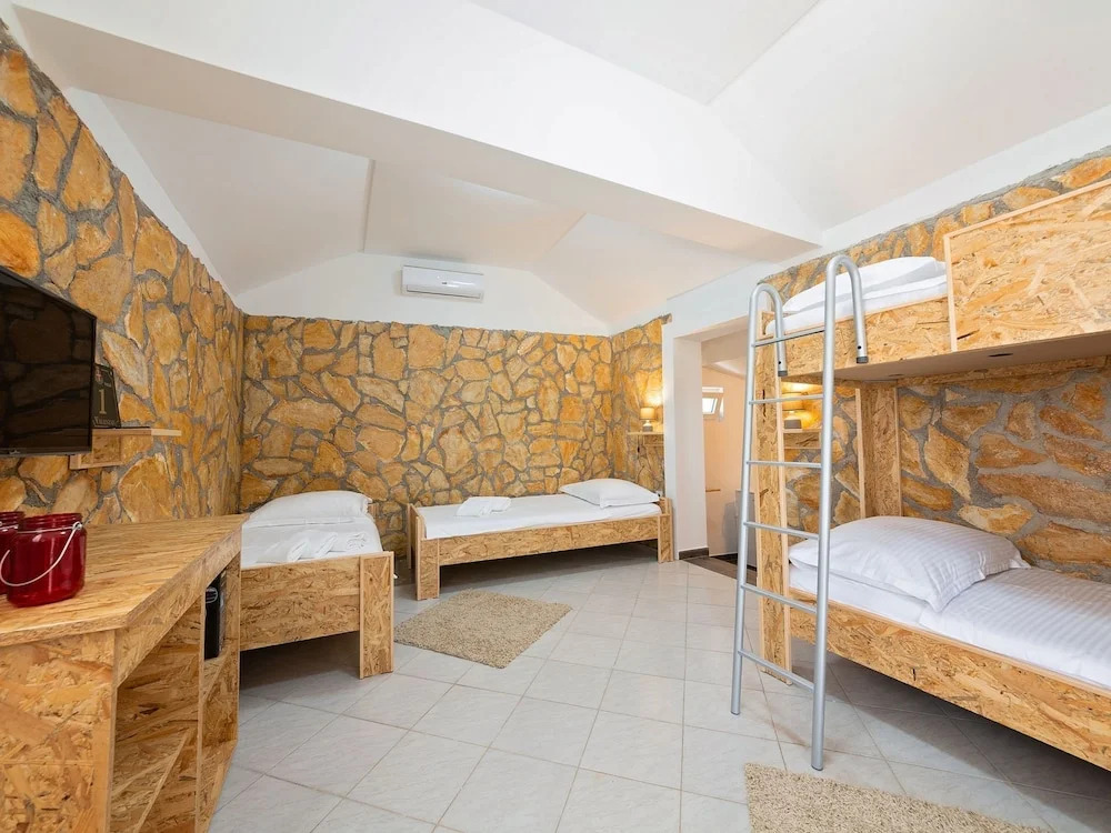 Charming Holiday Home With Pool, Jacuzzi and Privacy in the Middle of an Olive Grove