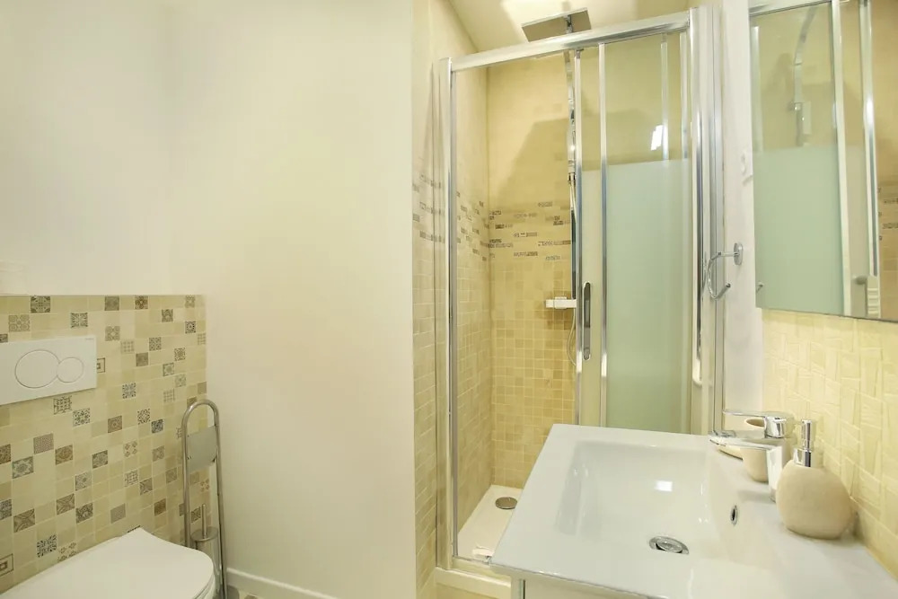 Rent a Room - Residence Charon