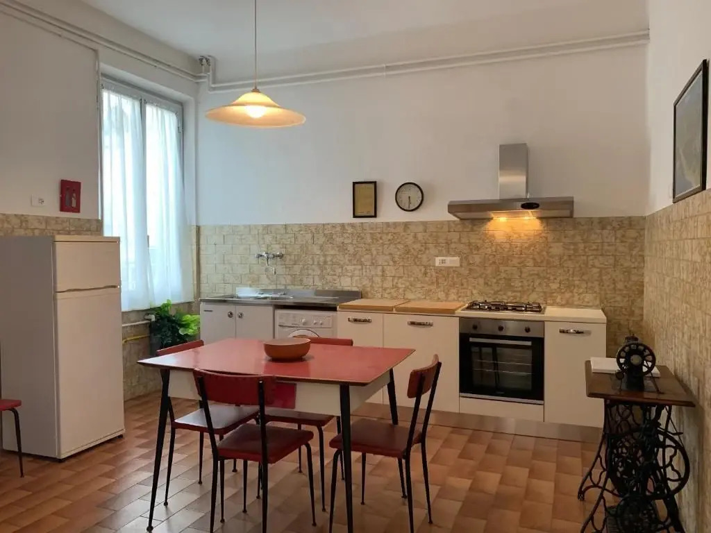 70's LA SPEZIA PENTHOUSE