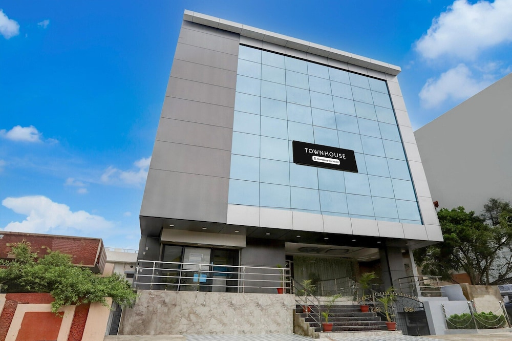 Townhouse Khammam Formerly Bluemoon