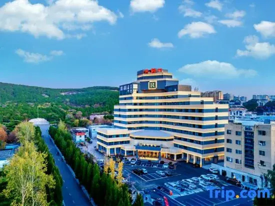 Jinan Huanghe Hotel（Hero Mountain Road）