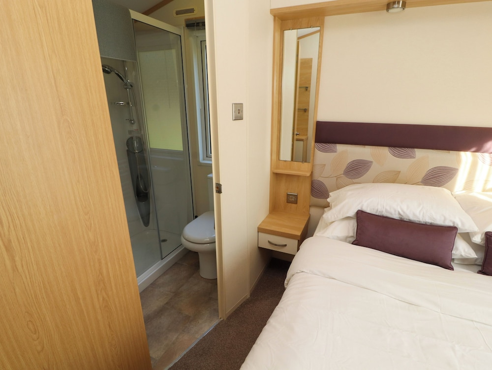Lodge 2