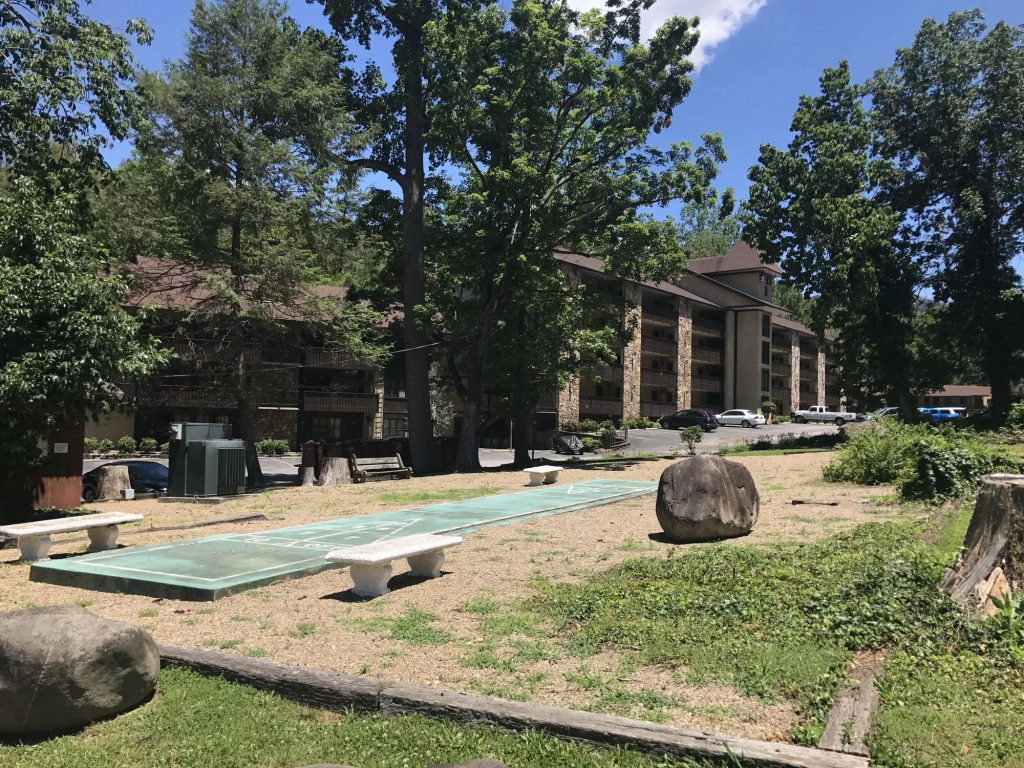 Brookside Lodge - Gatlinburg - On the River