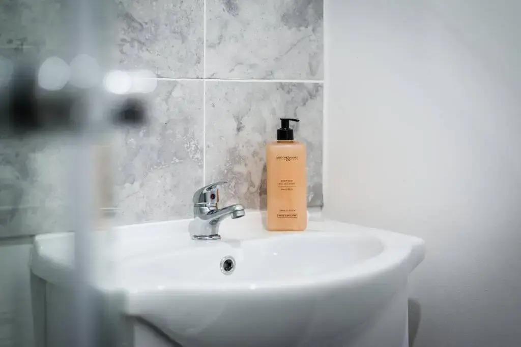 Liverpool City Centre - Fabulous 3 En-suite Bedrooms - Sleeps 10 People