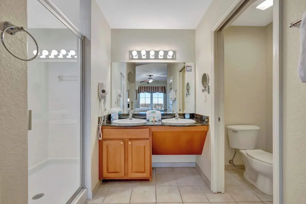 2BR Fireworks View With Pool Spa 5 Minutes to Disney