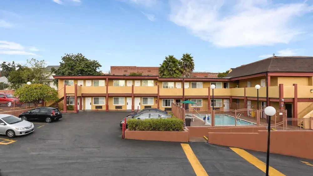 Hollywood Inn Express South