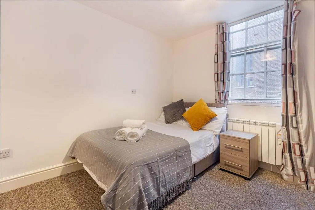 Flat 2, 15 Foregate Apartment - Worcester City Centre