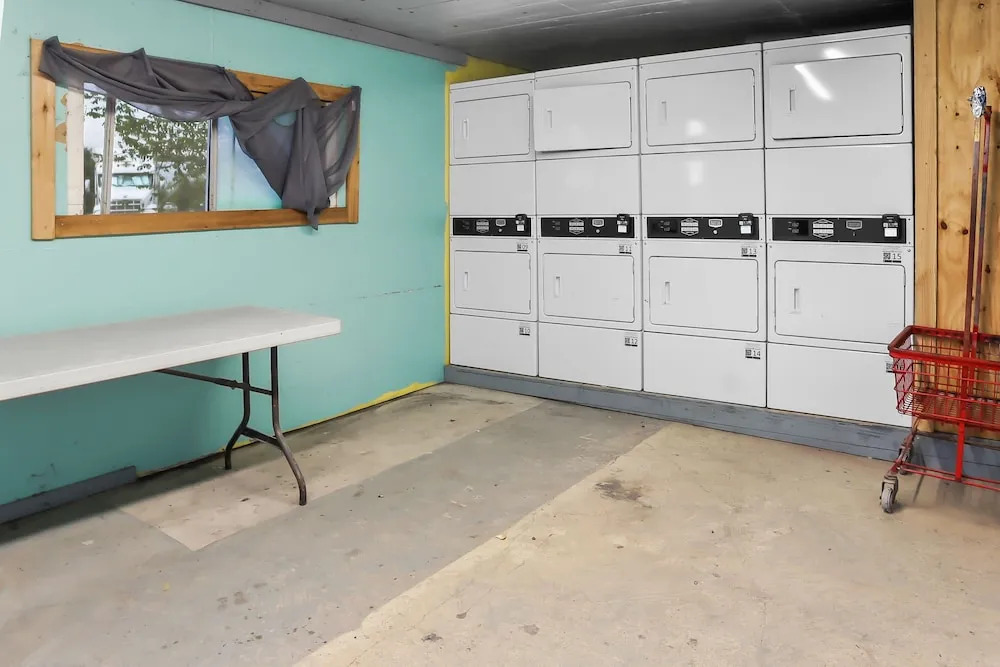 Mathis Motel