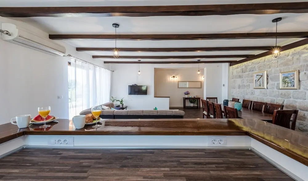 Apartments Villa Made 4U