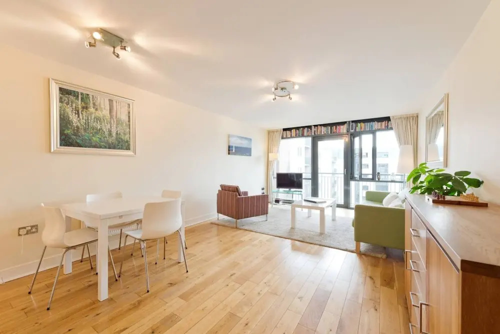 Dual-aspect 2 Bedroom Apartment