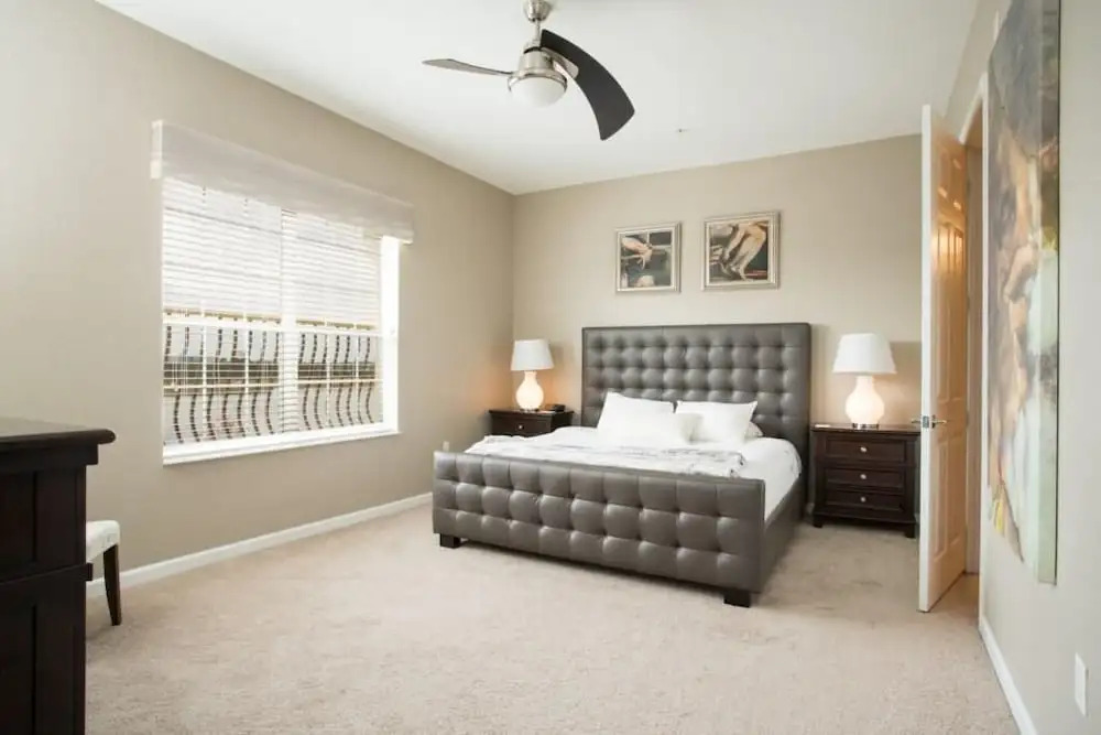 Lake View 3 Br Condo by RedAwning