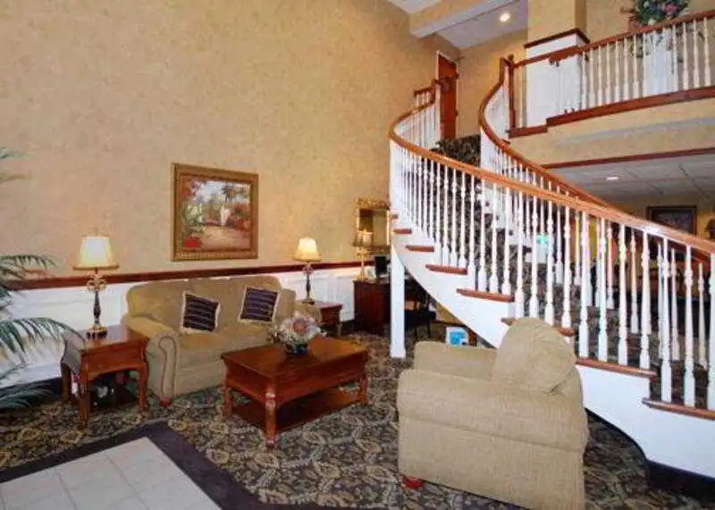 Comfort Suites Airport