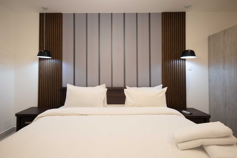 Peravi Suites at The Bantree