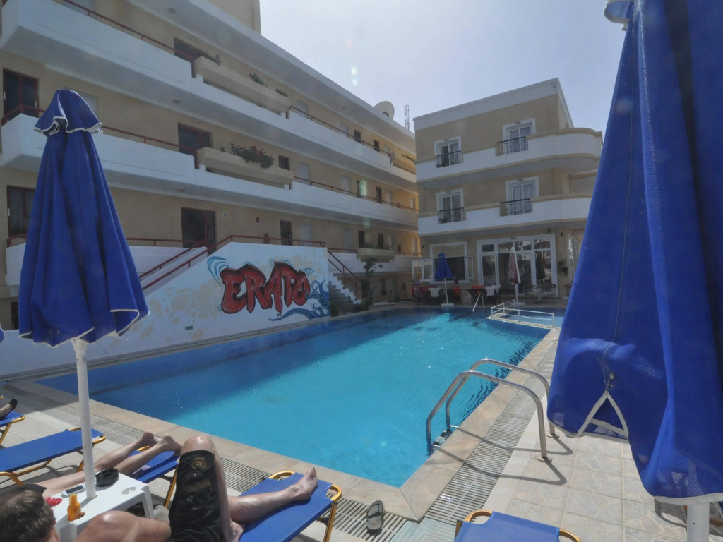 Erato Studios & Apartments