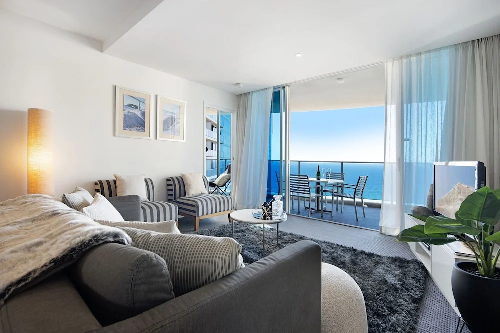 H Residences 2 Bedroom Ocean View in Surfers Paradise