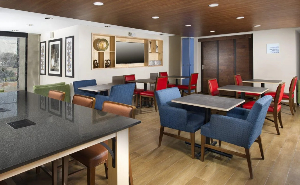 Holiday Inn Express & Suites San Antonio - Downtown Market Area by IHG