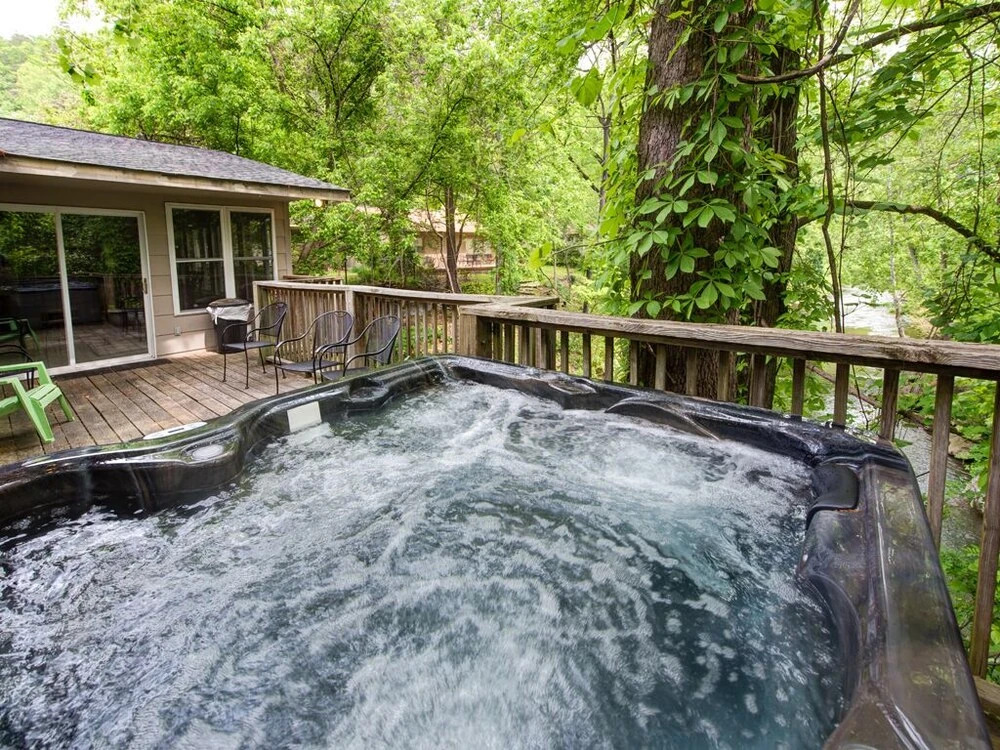 River Cottage 3 Bedroom Downtown Home with Hot Tub