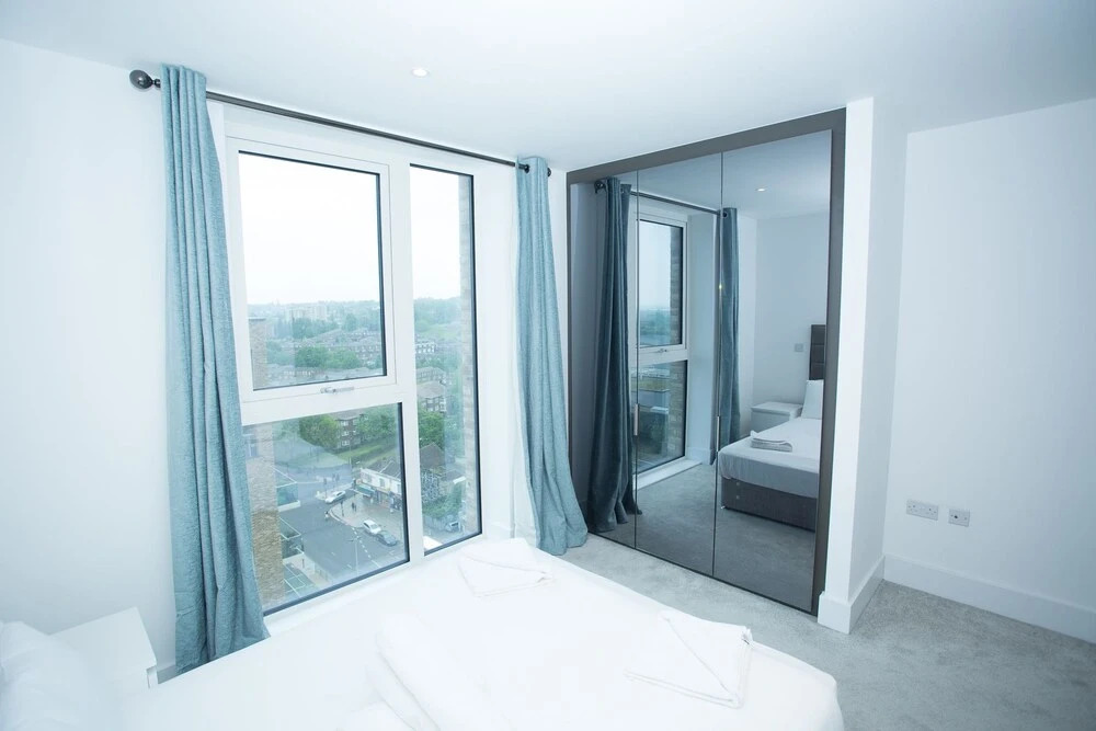 High view 2 Bedroom apt - Woolwich