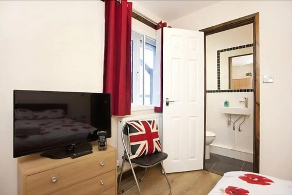 Victoria Centre Apartments & Annexe
