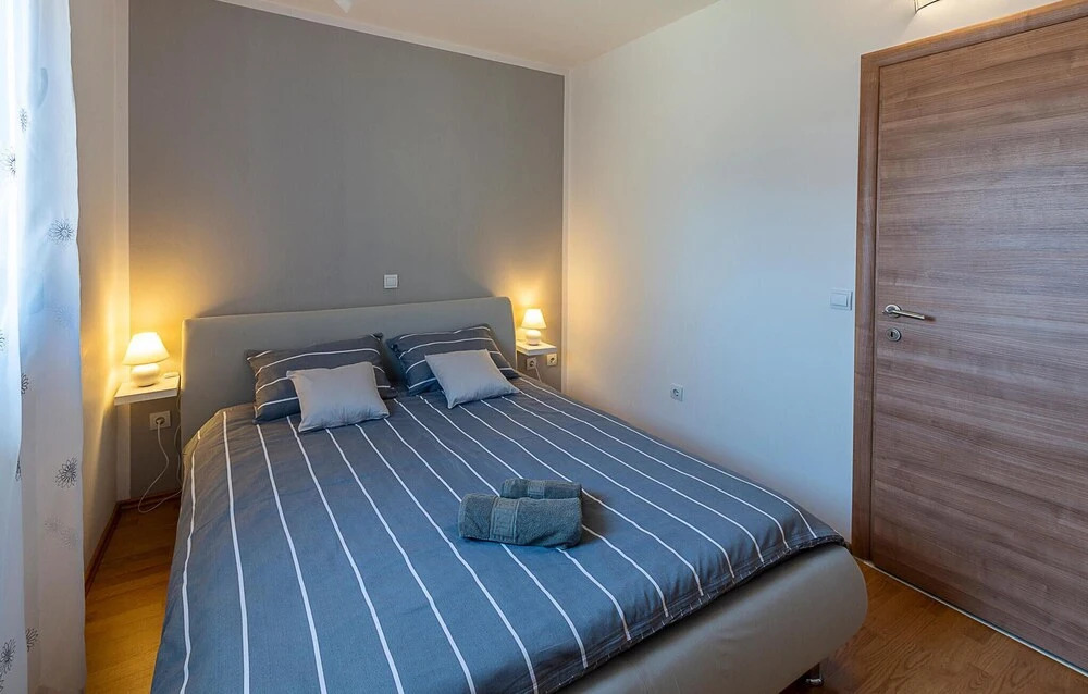Nice Apartment in Pula With Wifi and 2 Bedrooms
