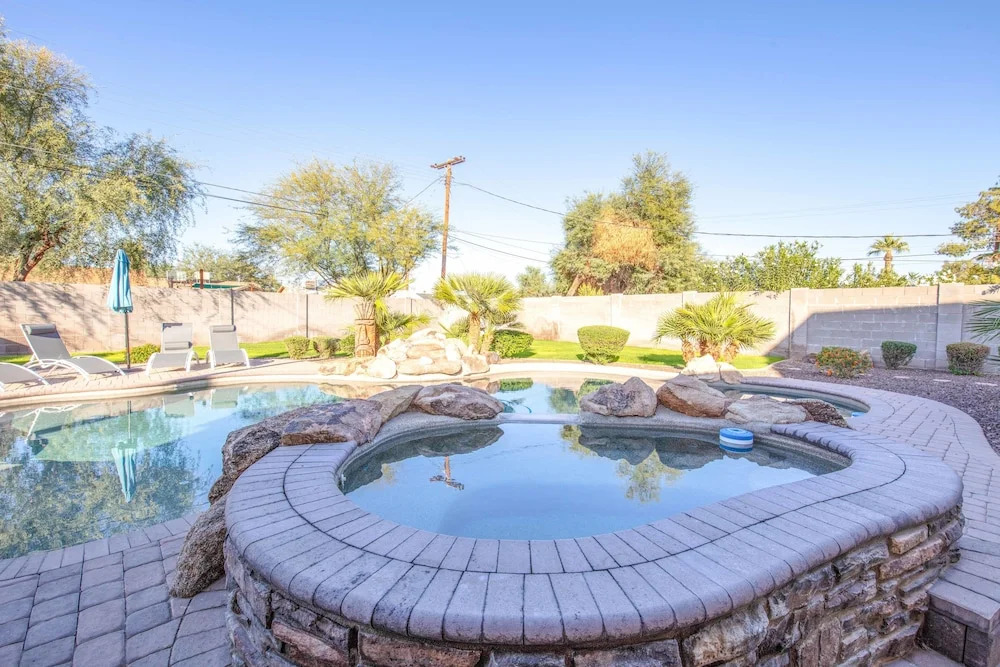 8140 E Pine - 6 Br Home