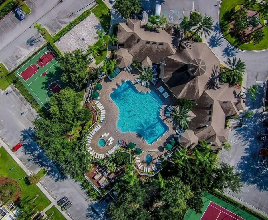 3BR Wndsr Plms Townhome by FS FL VH-2367