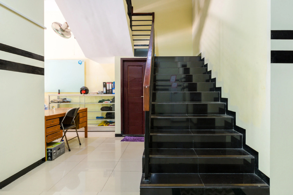 RedDoorz Syariah @ Ketintang Surabaya