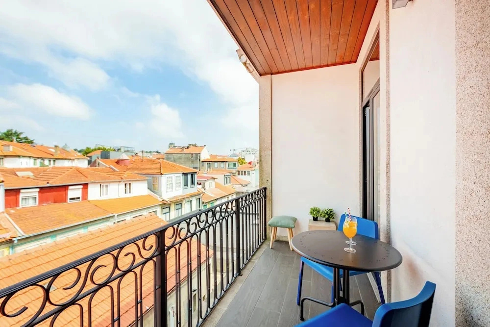 Balcony City Views