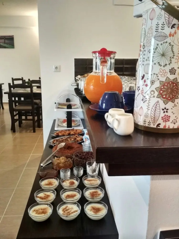 Hotel Eleana & Apartments