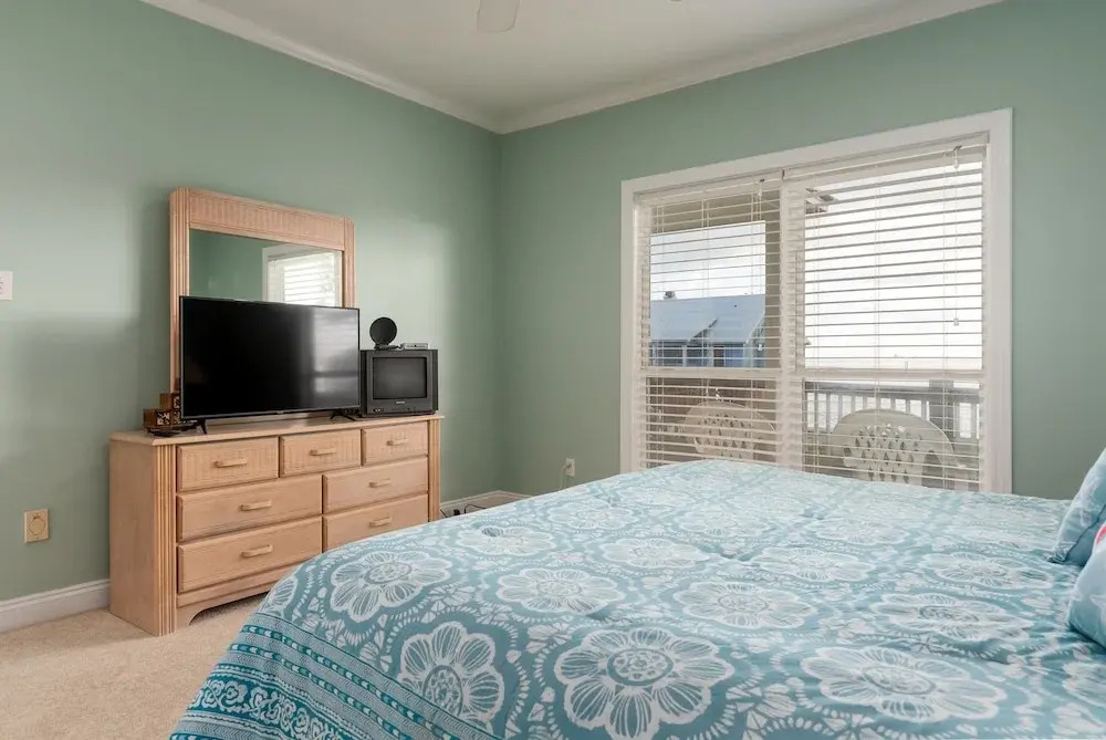 Sunny Side Up - 310 Audubon 4 Bedroom Home by RedAwning