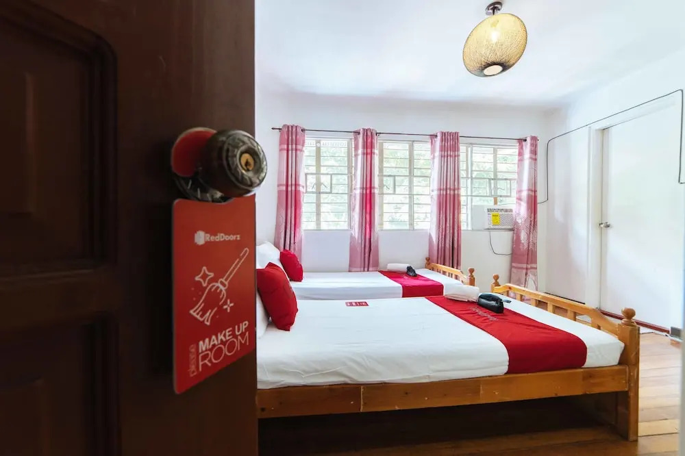 RedDoorz @ East Mendez Tagaytay