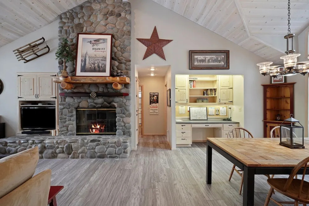 Beautifully Updated 6 Todd Home with Hot Tub and Easy Access to SHARC by RedAwning