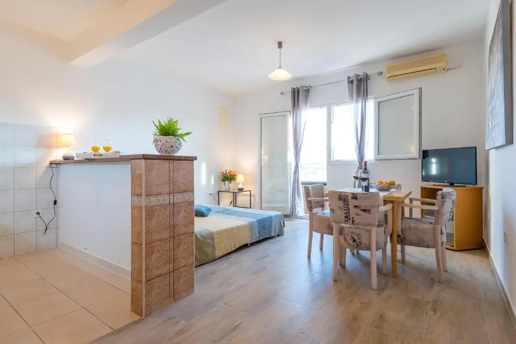 Lilys Apartments