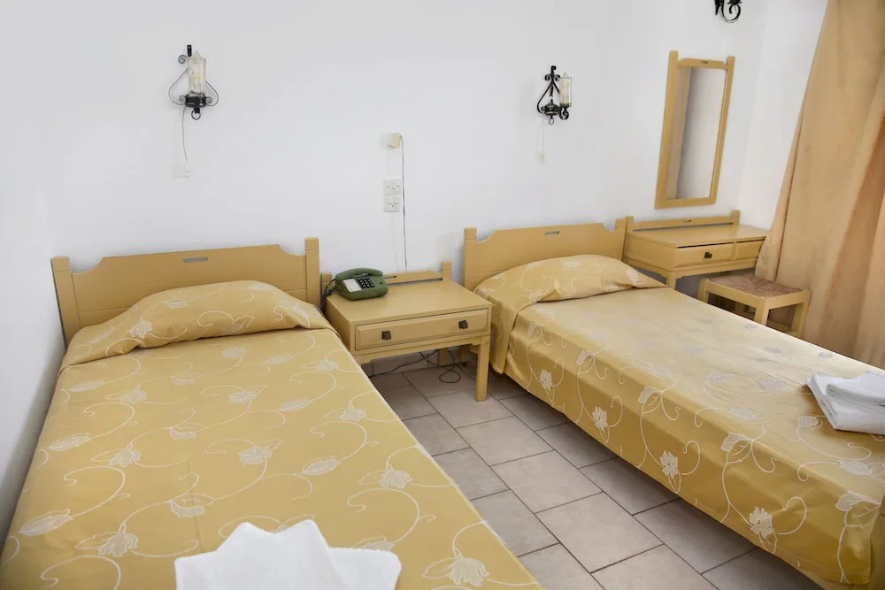Asterias Hotel - Seafront