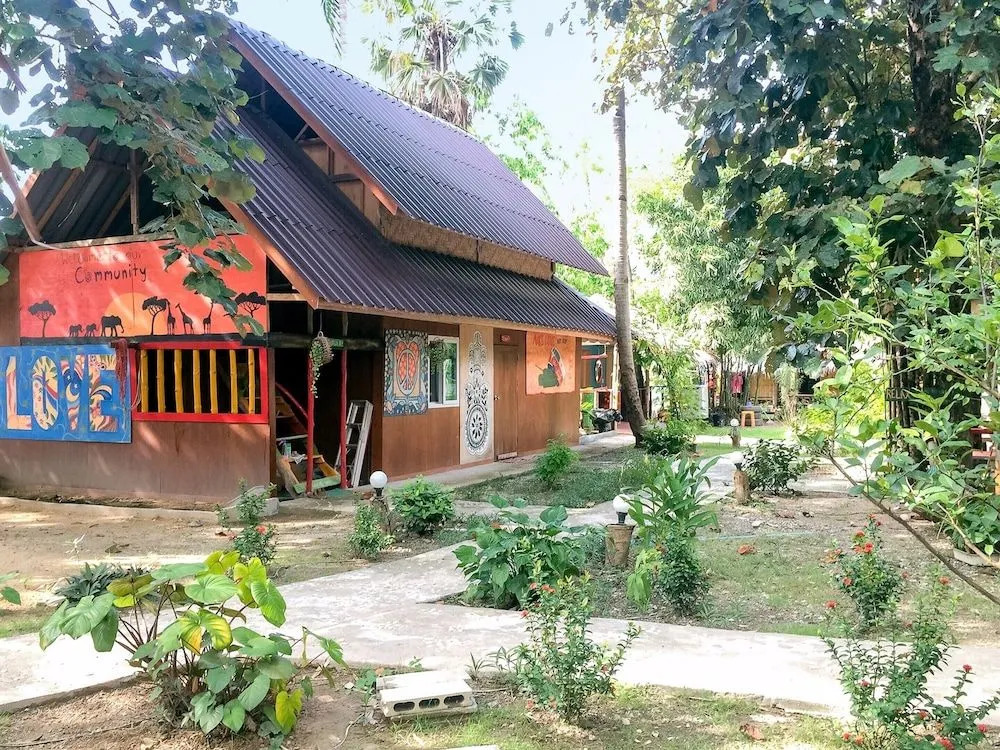 Wild Flower Hostel Koh Lanta
