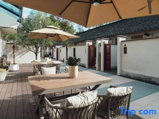Victorville Secret House Hotel