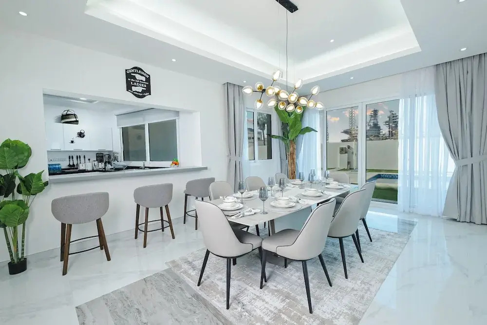 LUX White Modern Villa
